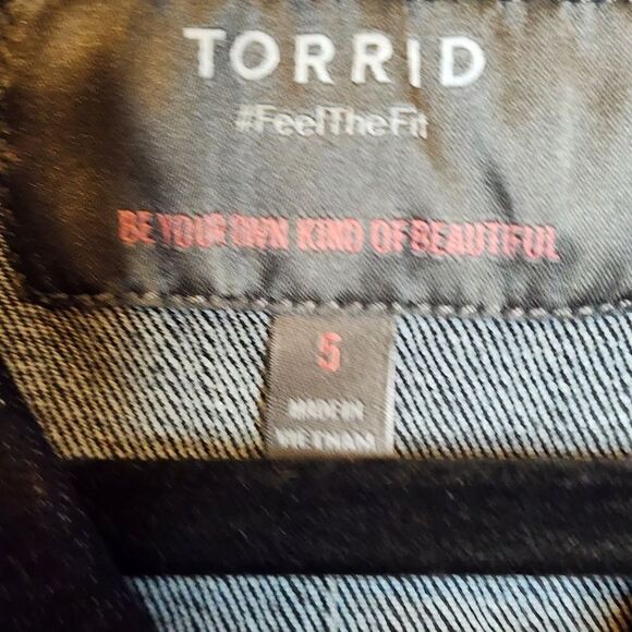 5X 28W Torrid Denim Dark Wash Cropped Vest Cotton Collar Button Front Sleeveless - Picture 5 of 9